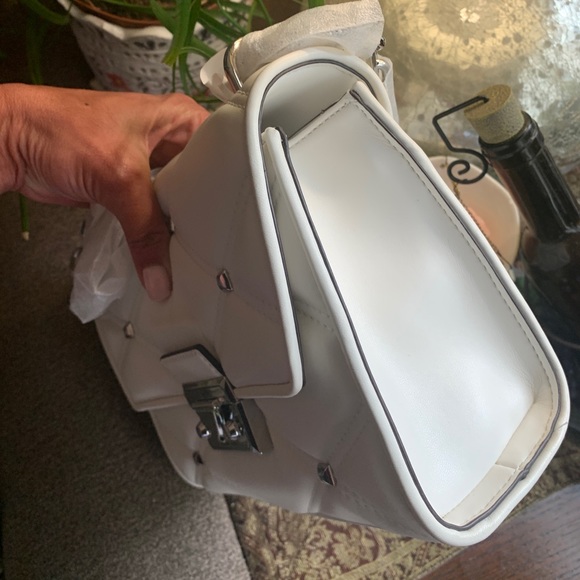 Authentic Michael KORS smooth leather studs Flap shoulder/Crossbody - Picture 5 of 15